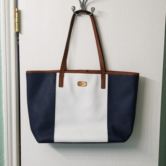 Michael Kors Handbags - Michael Kors purse